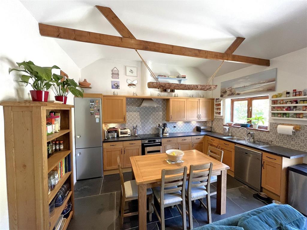 Kitchen.JPG