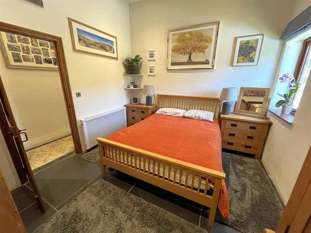 Bedroom.JPG