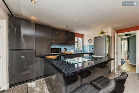 2 bedroom bungalow for sale, Seaton Close, Crewe, Cheshire, CW1