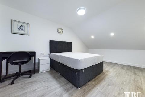 undefined, Reynolds Drive, Edgware. HA8 5PY