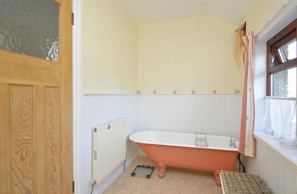Bathroom1.jpg