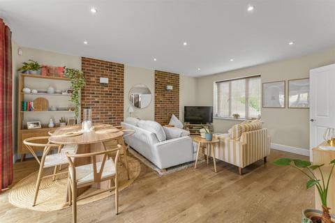 2 bedroom semi-detached house for sale, Moorhen Close, Marsh Gibbon OX27