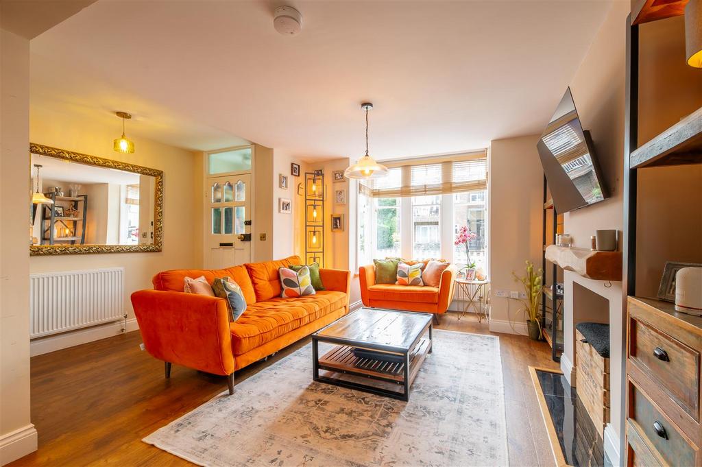 Sitting room 4.jpg