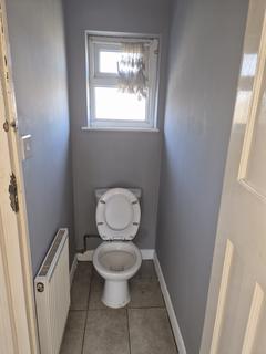3 bedroom semi-detached house to rent, Hatton Road, Feltham TW14
