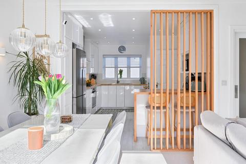 undefined, Burnhams Grove, Epsom