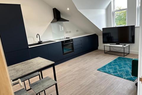 2 bedroom flat to rent, Forest Road West, Nottingham NG7
