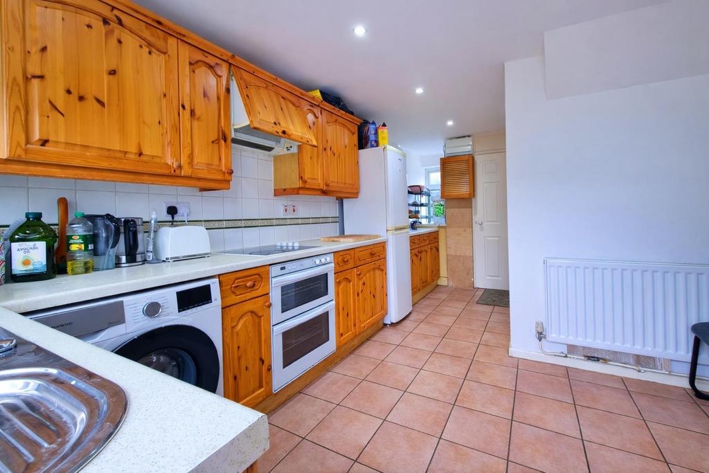 Fitted Kitchen/Dining Area