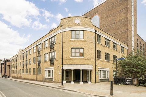 undefined, Kingsley Mews, London E1W