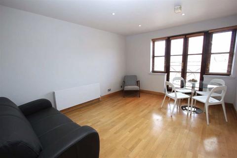 undefined, Kingsley Mews, London E1W