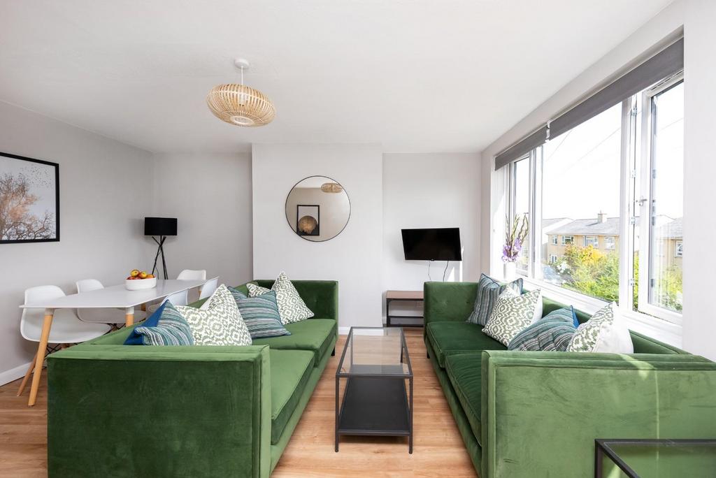 74 Marshfield Way, Bath, BA1 6 HQ-5.jpg
