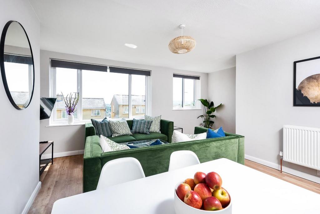 74 Marshfield Way, Bath, BA1 6 HQ-6.jpg