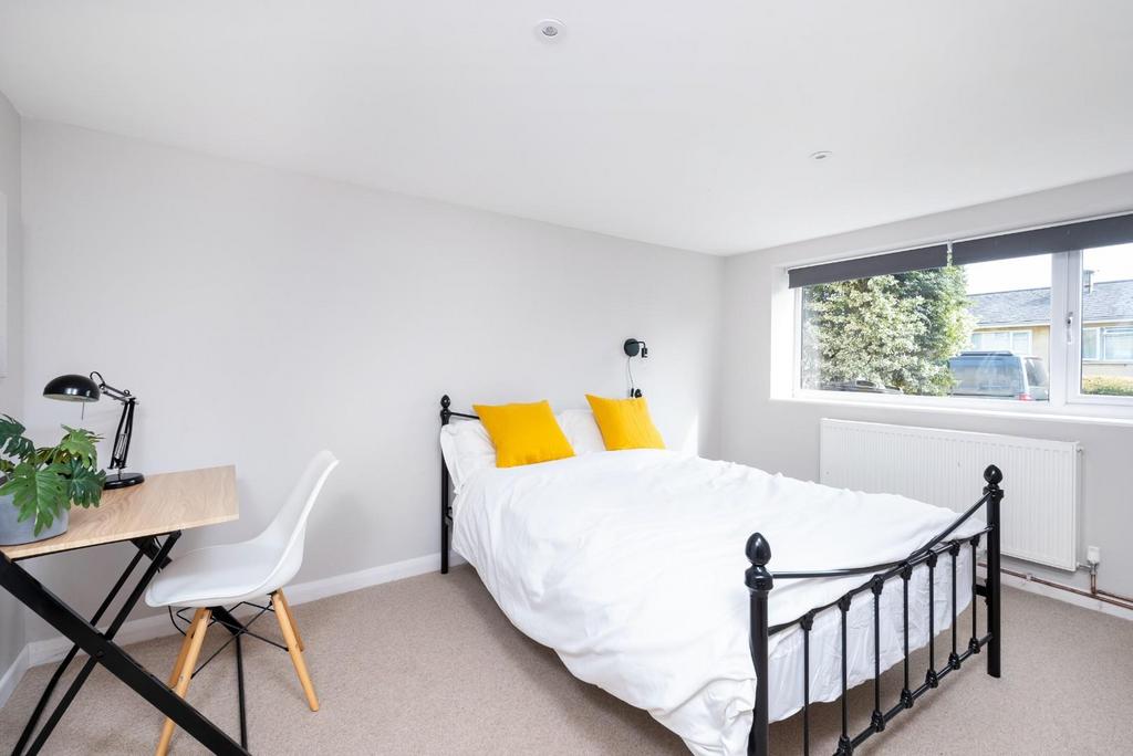 74 Marshfield Way, Bath, BA1 6 HQ-2.jpg