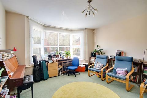 undefined, Gannon Road, Worthing, West Sussex, BN11 2DT