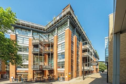 1 bedroom flat to rent, Britton Street, London EC1M