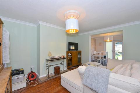 3 bedroom end of terrace house for sale, Racecourse Avenue, Monkmoor, Shrewsbury