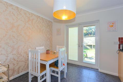3 bedroom end of terrace house for sale, Racecourse Avenue, Monkmoor, Shrewsbury