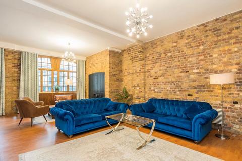 undefined, Telfords Yard, London E1W