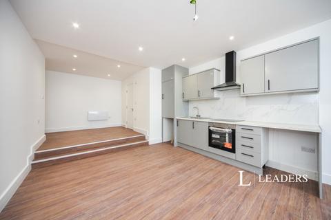 undefined, Queensway Parade, Dunstable, Bedfordshire, LU5