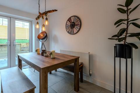 3 bedroom semi-detached house for sale, Meadow Way, Tamworth, B79