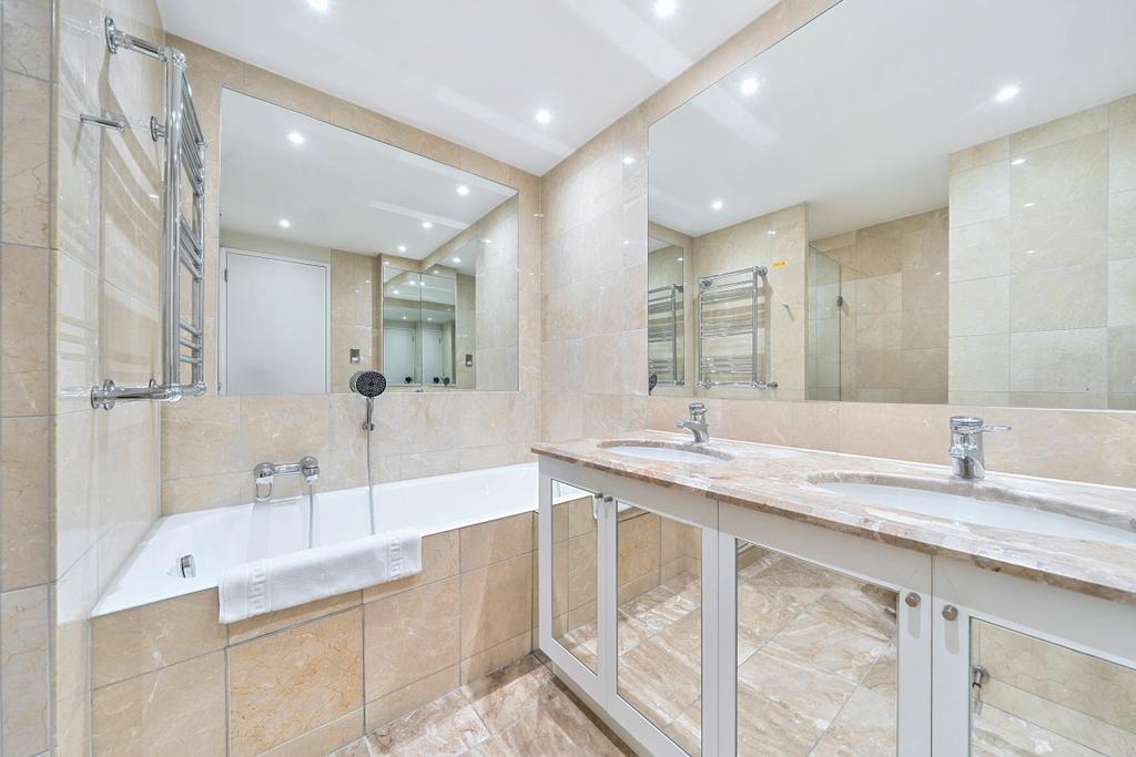 En Suite (2)