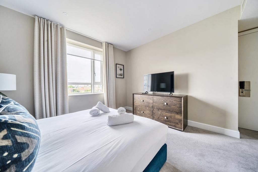 Bedroom One (3)