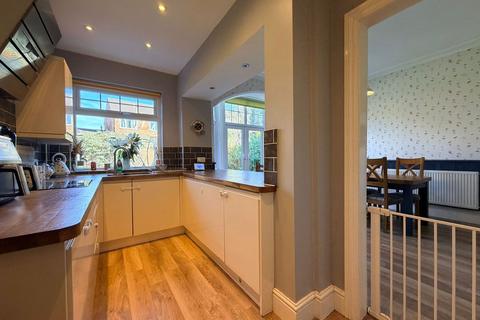 5 bedroom semi-detached house for sale, Scalby Road, Scarborough, YO12