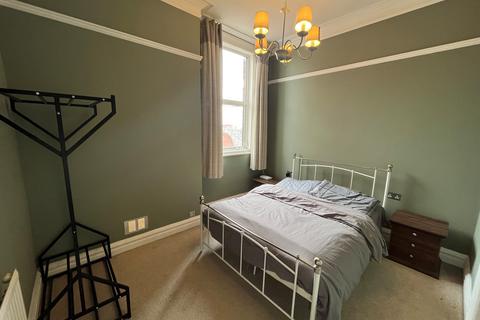 2 bedroom apartment to rent, -80 Clifton Street, Lytham St. Annes, FY8