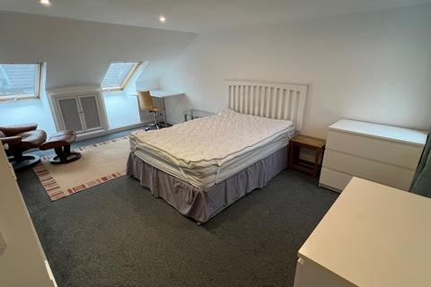5 bedroom house to rent, Harold Road, Southsea, PO4