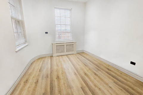 1 bedroom apartment to rent, Kings Court, Commerce Square, Nottingham, NG1 1HS