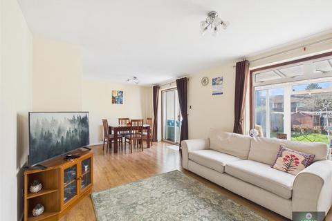 undefined, Spring Plat, Crawley RH10