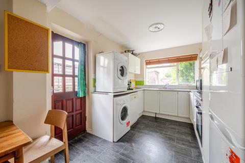 undefined, Milton Road, Polygon, Southampton, Hampshire, SO15