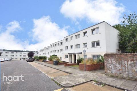 undefined, Essex Close, LUTON