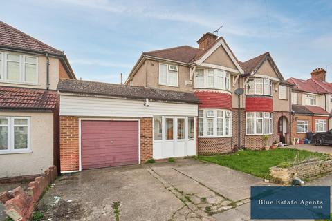 3 bedroom semi-detached house for sale, Blossom Waye, Hounslow, TW5
