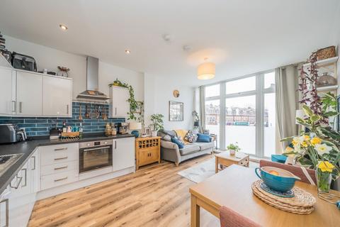 undefined, Heath Road, Twickenham TW1