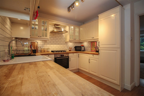 5 bedroom semi-detached house to rent, Kenilworth Avenue, Loughborough, LE11