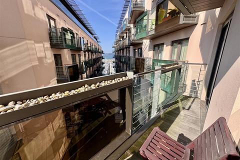undefined, St Helier - REN019