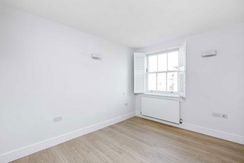 2 bedroom flat to rent, Tabor Grove, London SW19