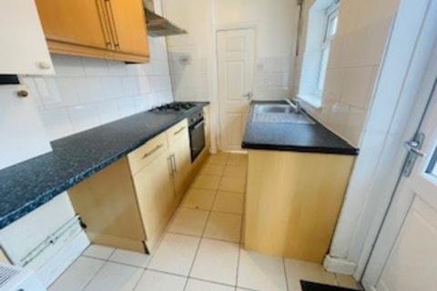 2 bedroom end of terrace house to rent, Hunter Street, Rugby, CV21