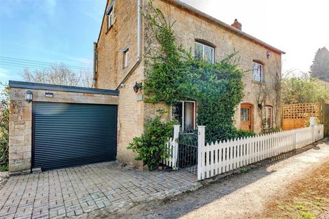 4 bedroom detached house for sale, 3 Post Office Lane, Draycott, GL56