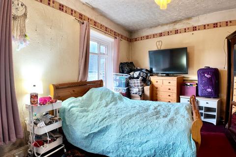 3 bedroom detached house for sale, Windsor Avenue, Newbridge, NP11