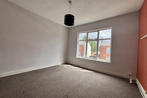 2 bedroom flat to rent, Lysways Street, Walsall, WS1