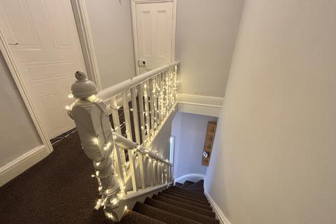 2 bedroom flat to rent, Lysways Street, Walsall, WS1