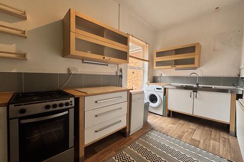 2 bedroom flat to rent, Lysways Street, Walsall, WS1