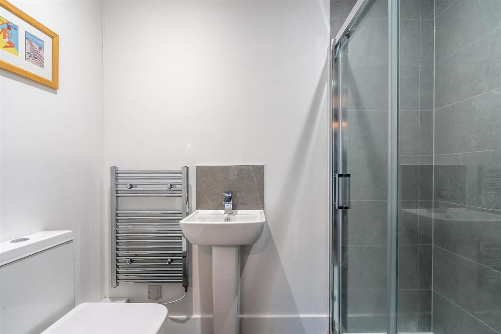 Master En-Suite Shower Room