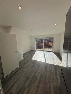 3 bedroom house to rent, Crossall Street, Macclesfield