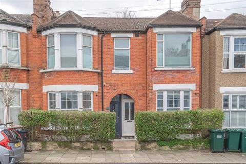 2 bedroom maisonette for sale, Leslie Road, London, N2