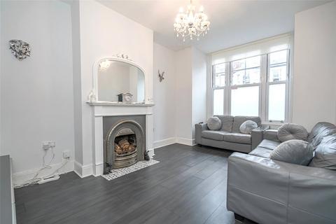2 bedroom maisonette for sale, Leslie Road, London, N2