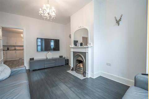 2 bedroom maisonette for sale, Leslie Road, London, N2