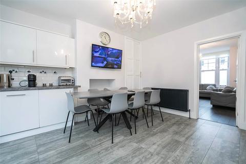2 bedroom maisonette for sale, Leslie Road, London, N2