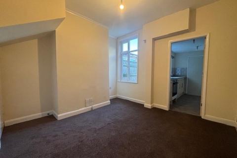 2 bedroom terraced house to rent, Dover Street, Grimsby, Lincolnshire, DN31